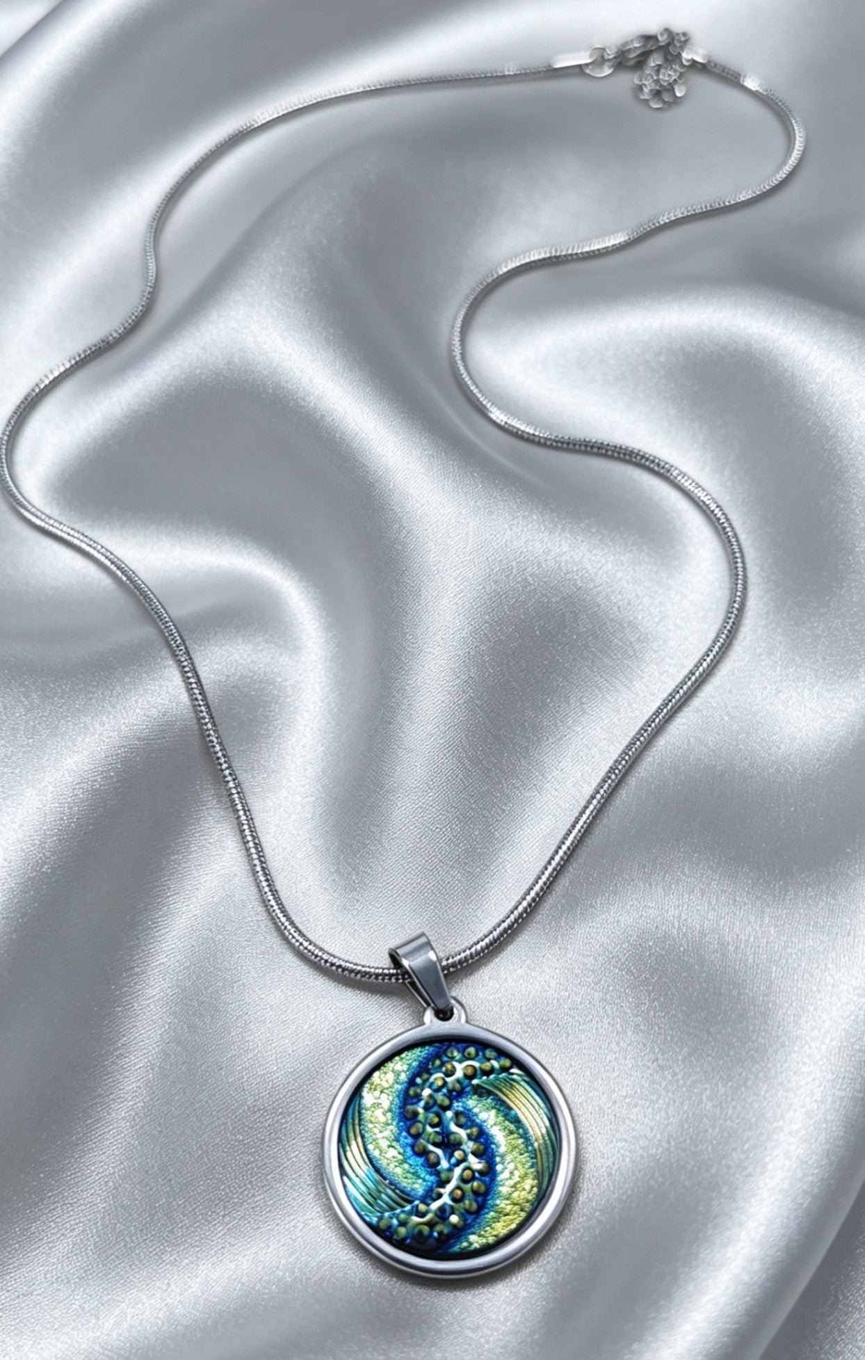 Snake chain Pendant Necklace L in silver tone
