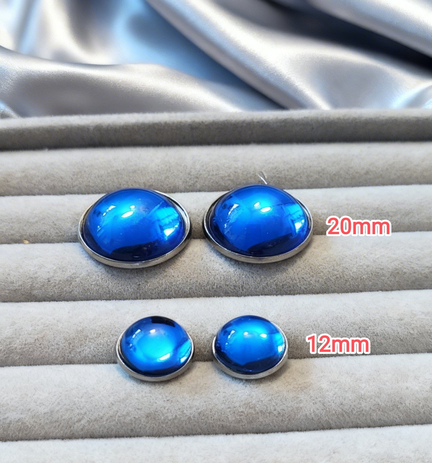 Stud Earrings S in silver tone