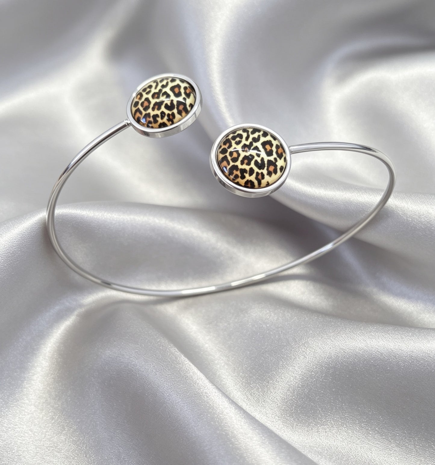 Slightly adjustable Cuff Bracelet L with 2 disc