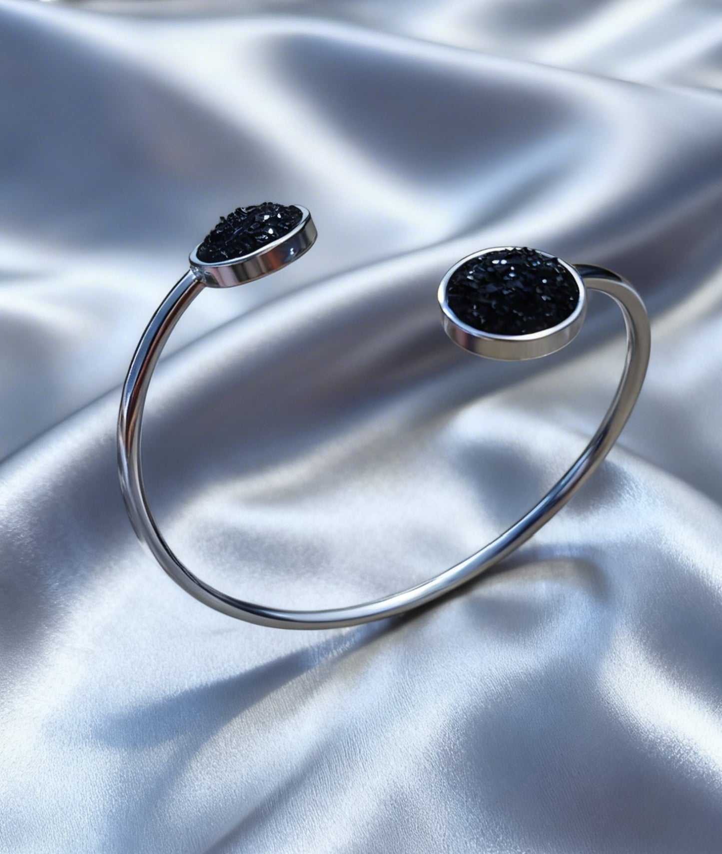 Slightly Adjustable Cuff Bracelet S with 2 disc