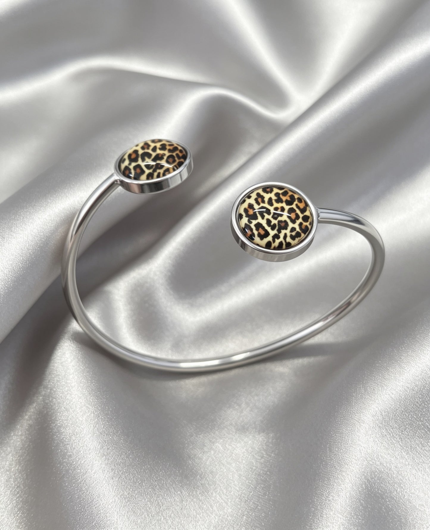 Slightly Adjustable Cuff Bracelet S with 2 disc