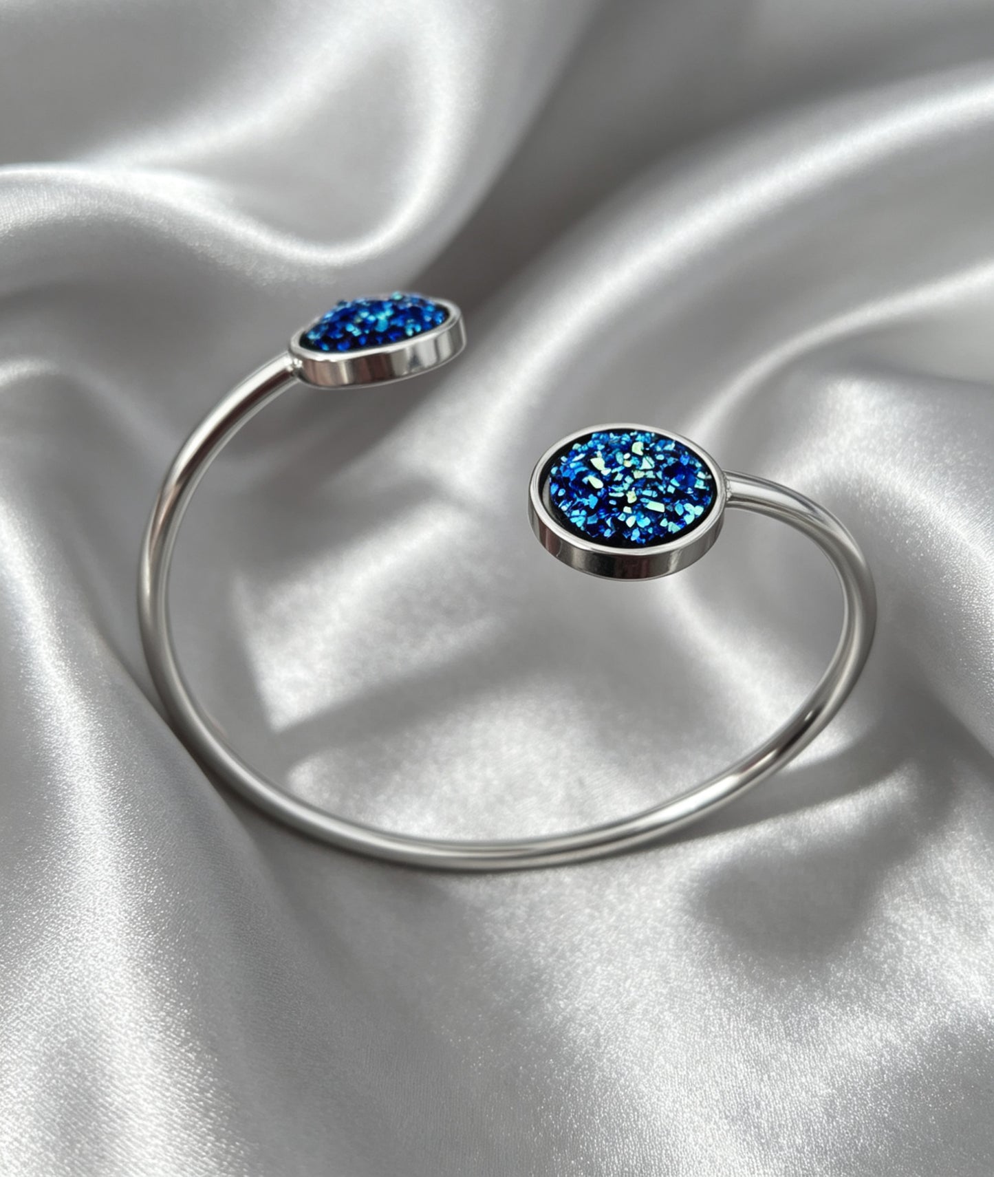 Slightly Adjustable Cuff Bracelet S with 2 disc