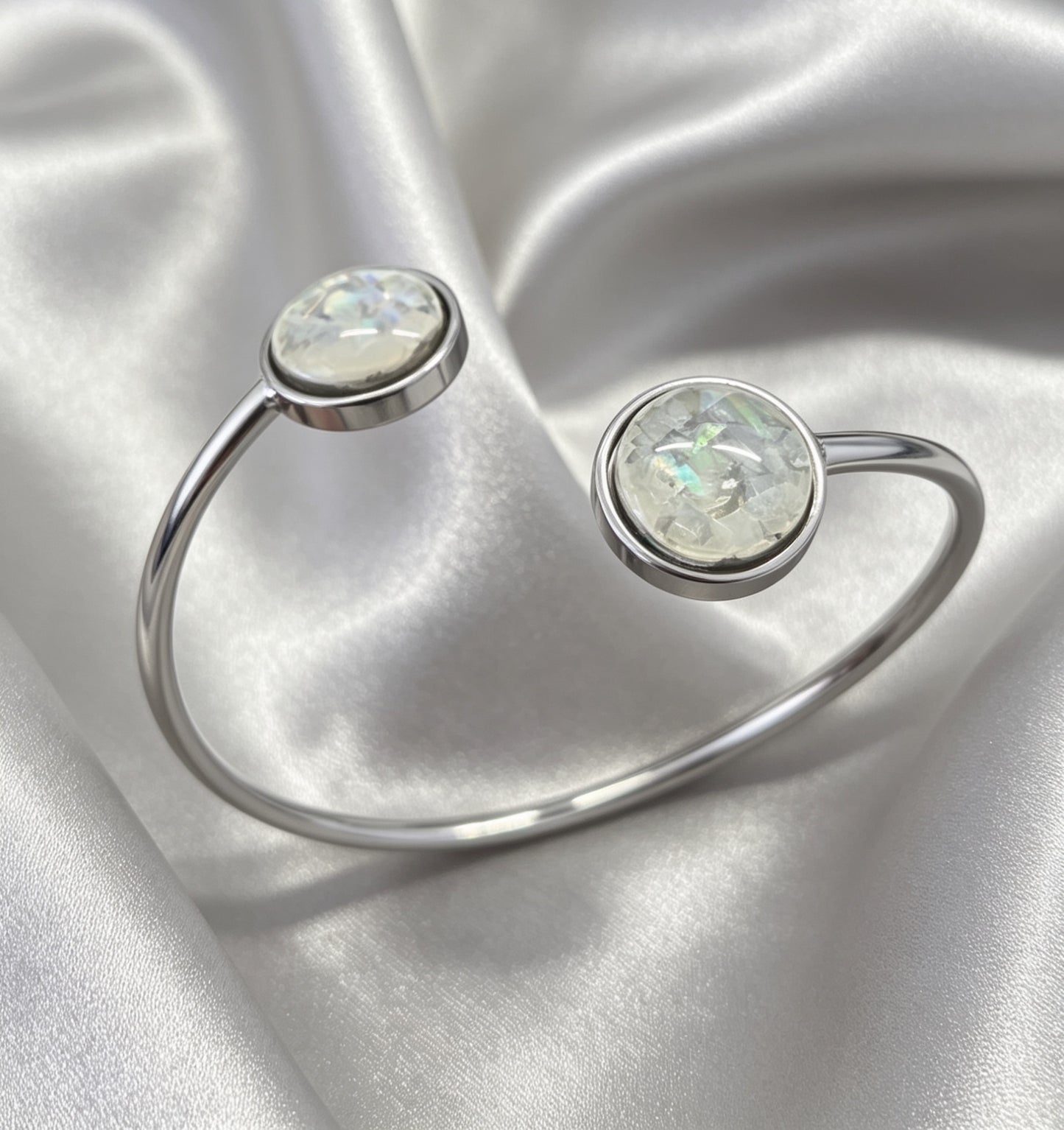 Slightly Adjustable Cuff Bracelet S with 2 disc