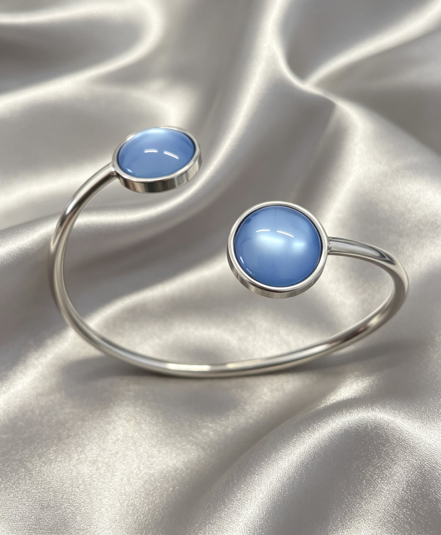 Slightly Adjustable Cuff Bracelet S with 2 disc