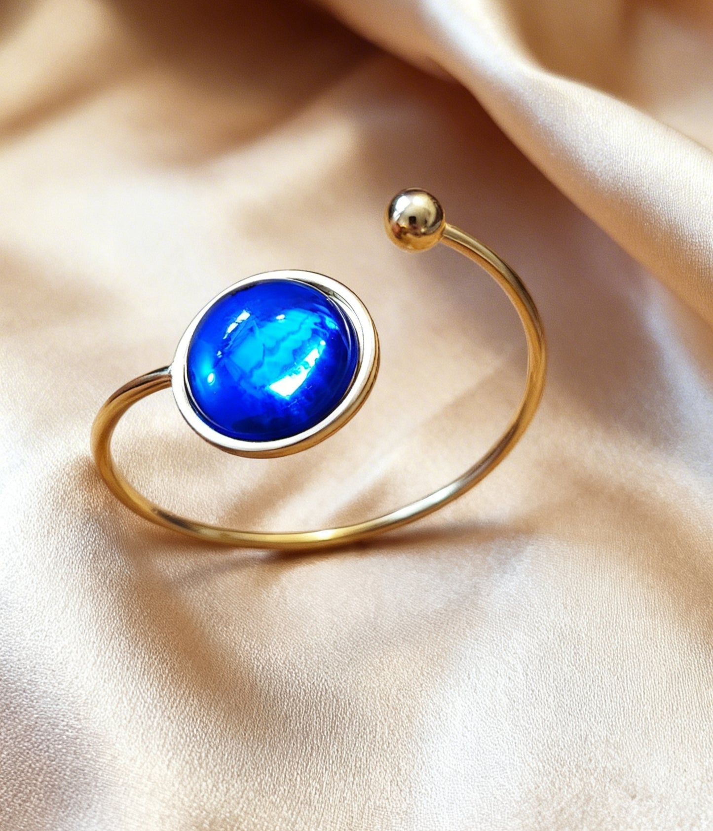 Slightly Adjustable Cuff Bracelet with 1 disc gold tone