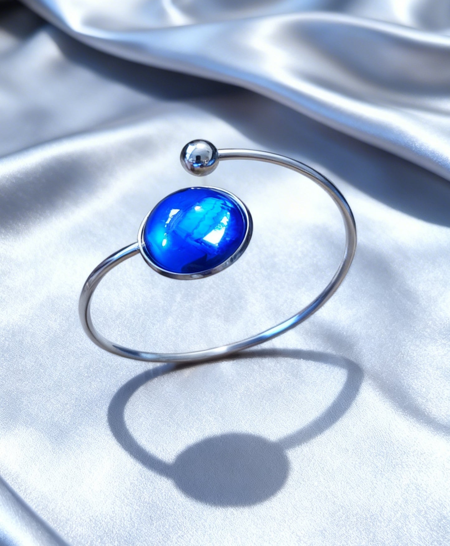 Slightly Adjustable Cuff Bracelet L with 1 disc