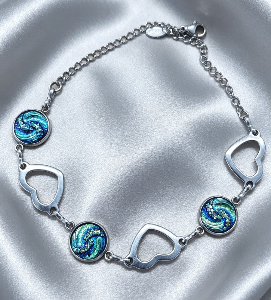 Romantic Heart and round Disc Bracelet with epoxy accent in silver tone