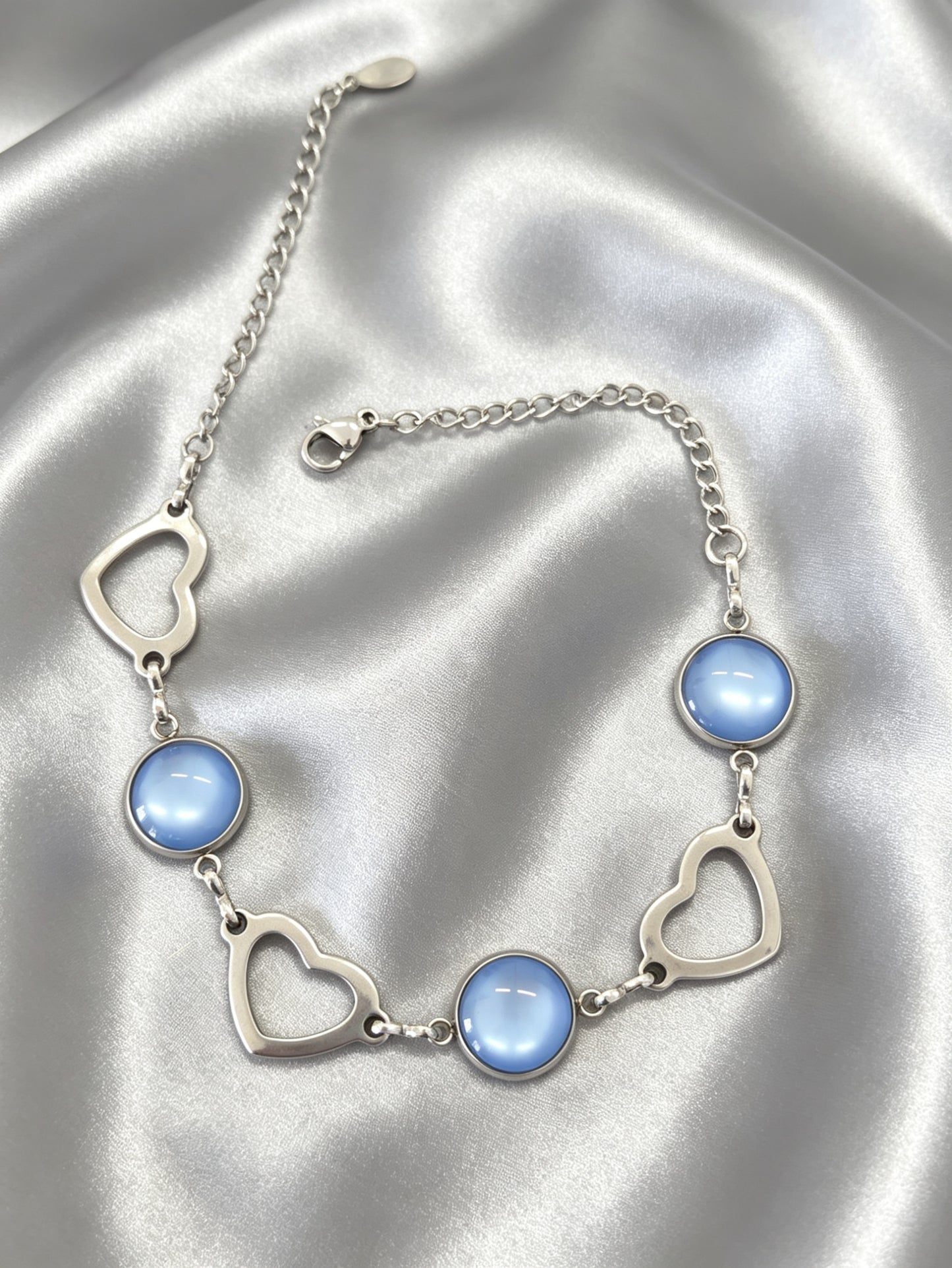 Romantic Heart and round Disc Bracelet with epoxy accent in silver tone