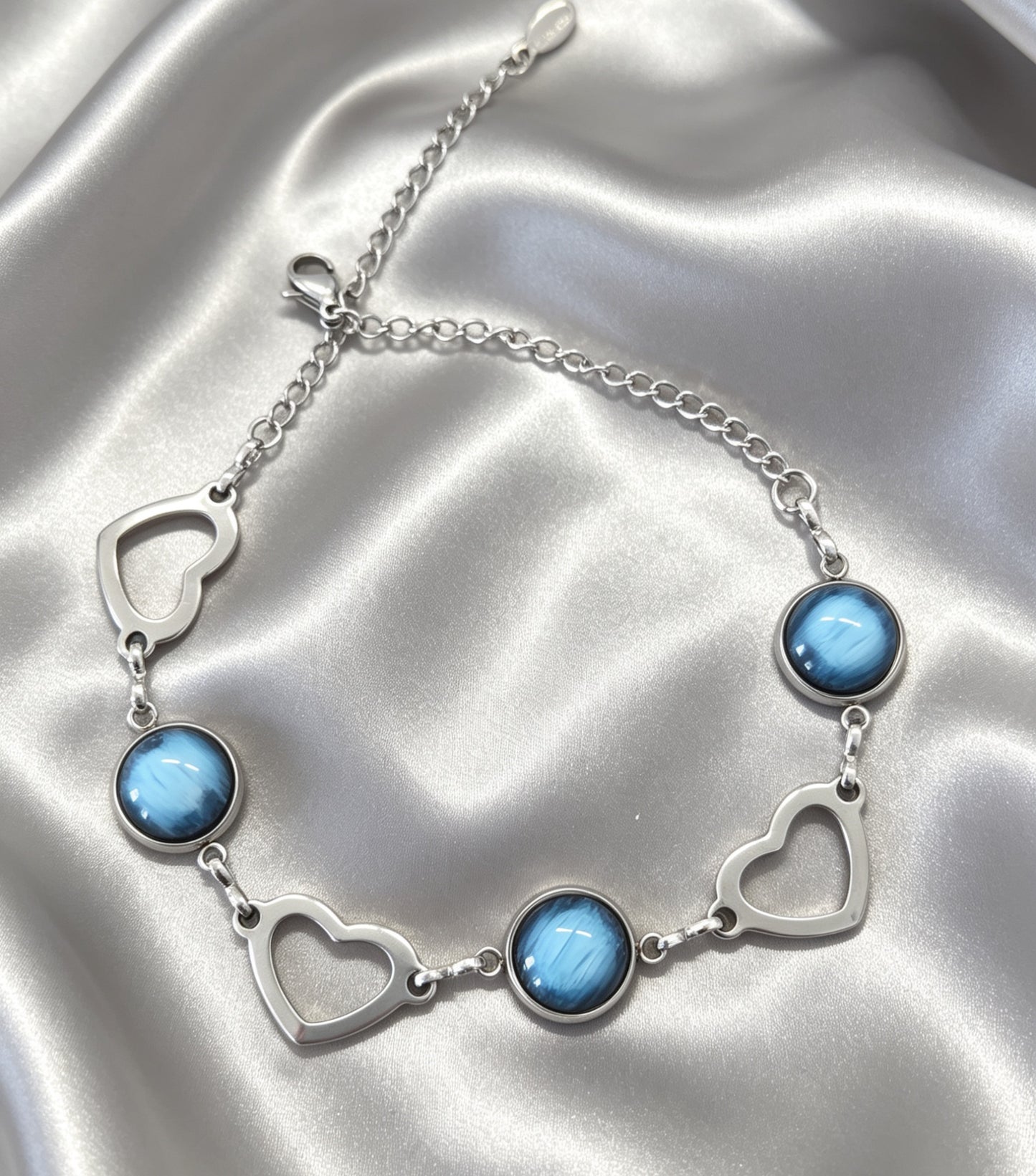 Romantic Heart and round Disc Bracelet with epoxy accent in silver tone