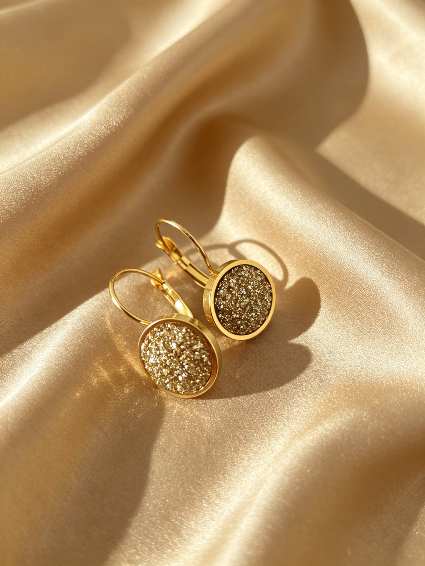Leverback Earrings in gold tone