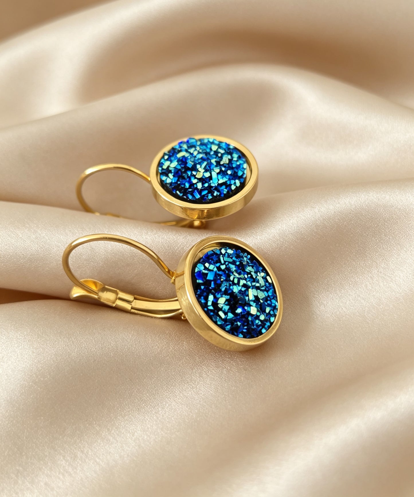 Leverback Earrings in gold tone