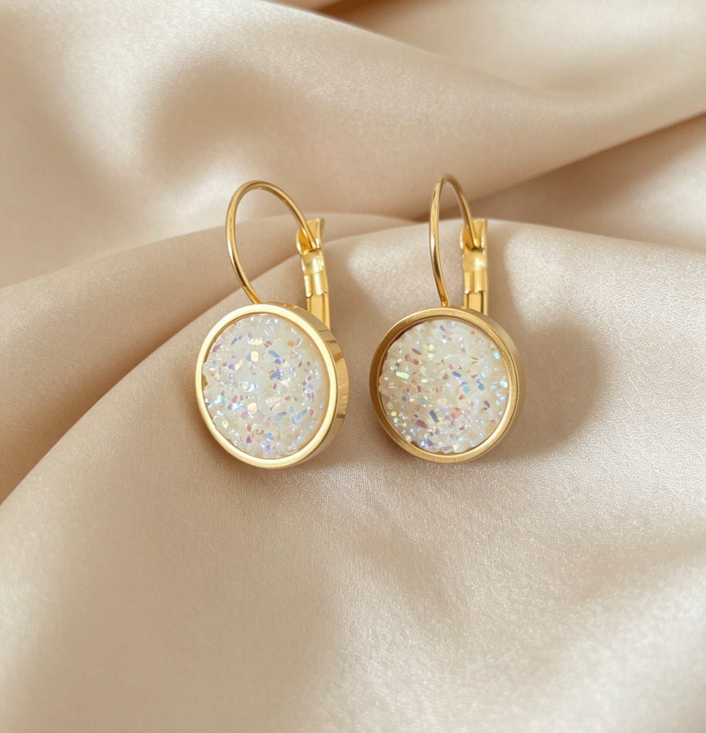Leverback Earrings in gold tone