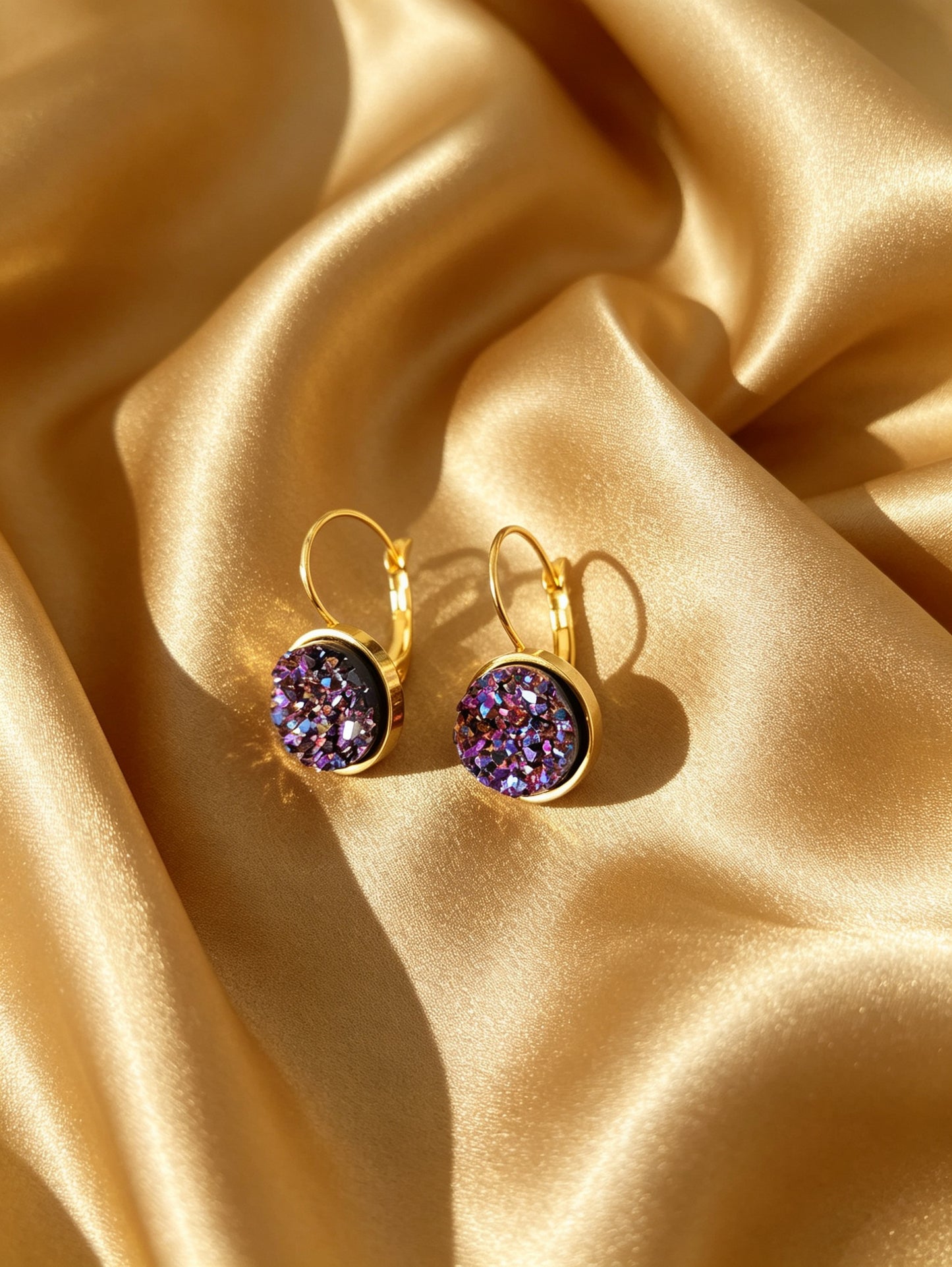 Leverback Earrings in gold tone