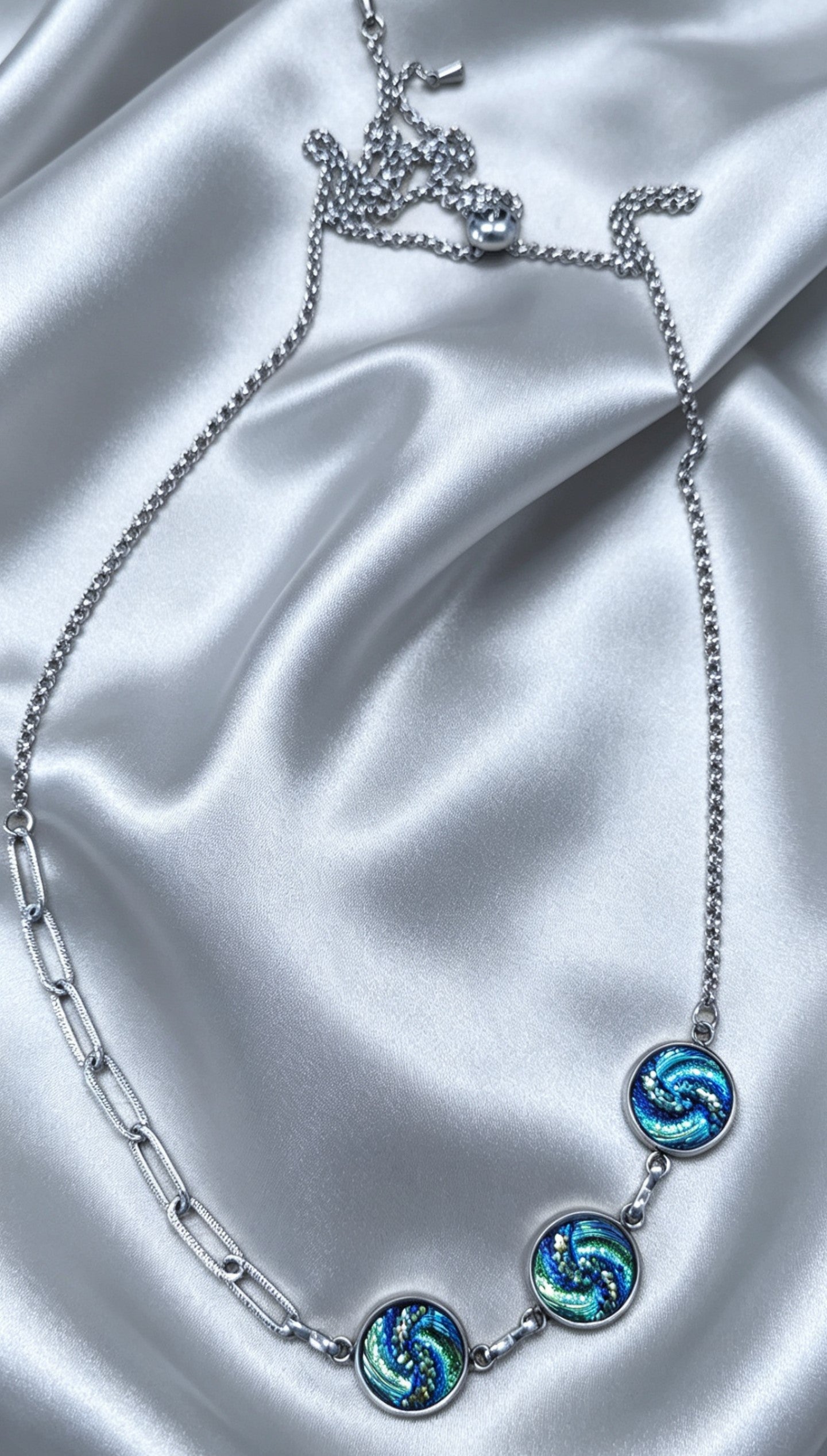 Multi Disc Pendant Necklace in silver tone