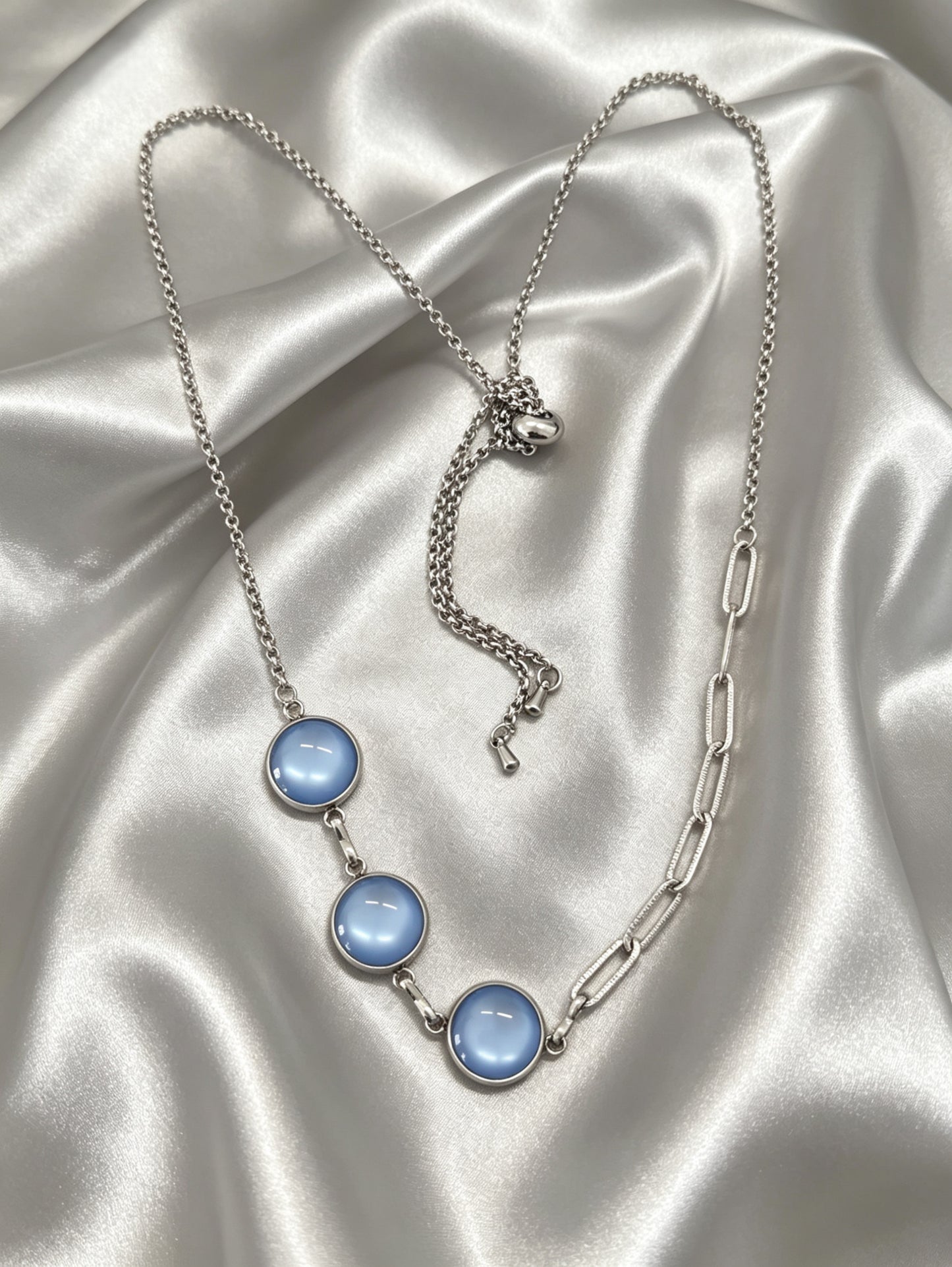 Multi Disc Pendant Necklace in silver tone