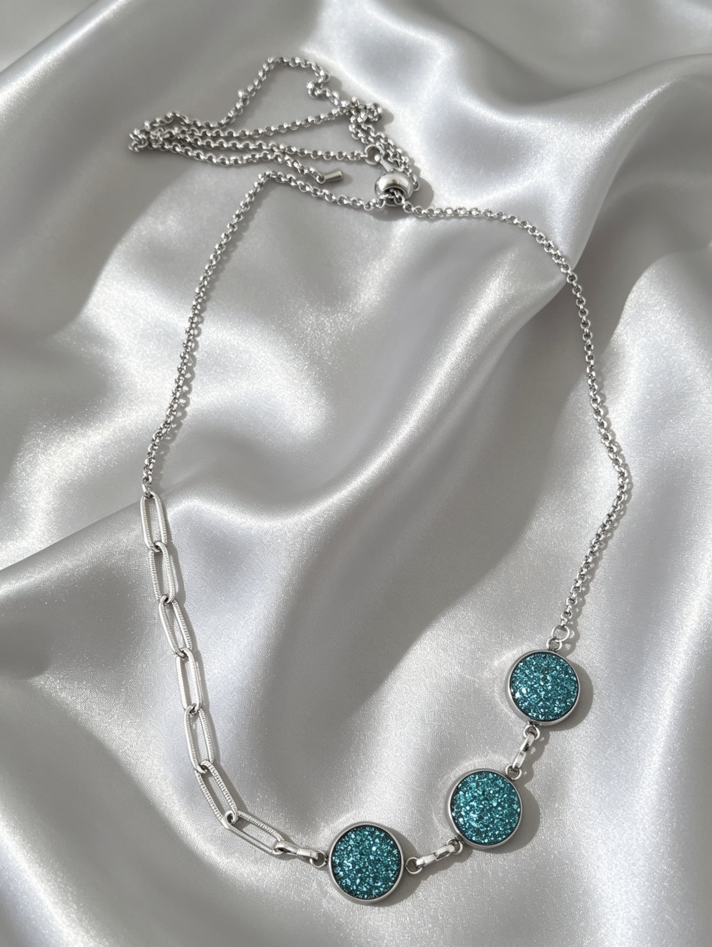Multi Disc Pendant Necklace in silver tone