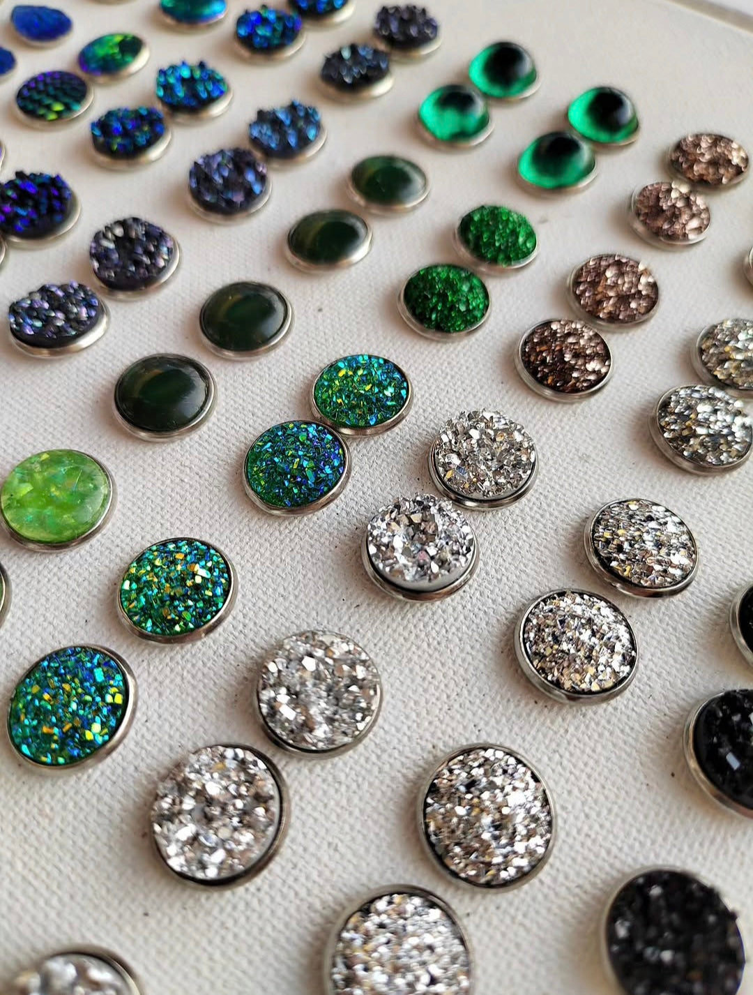Hélíne Suprise Box - 5 Pairs of Stud Earrings