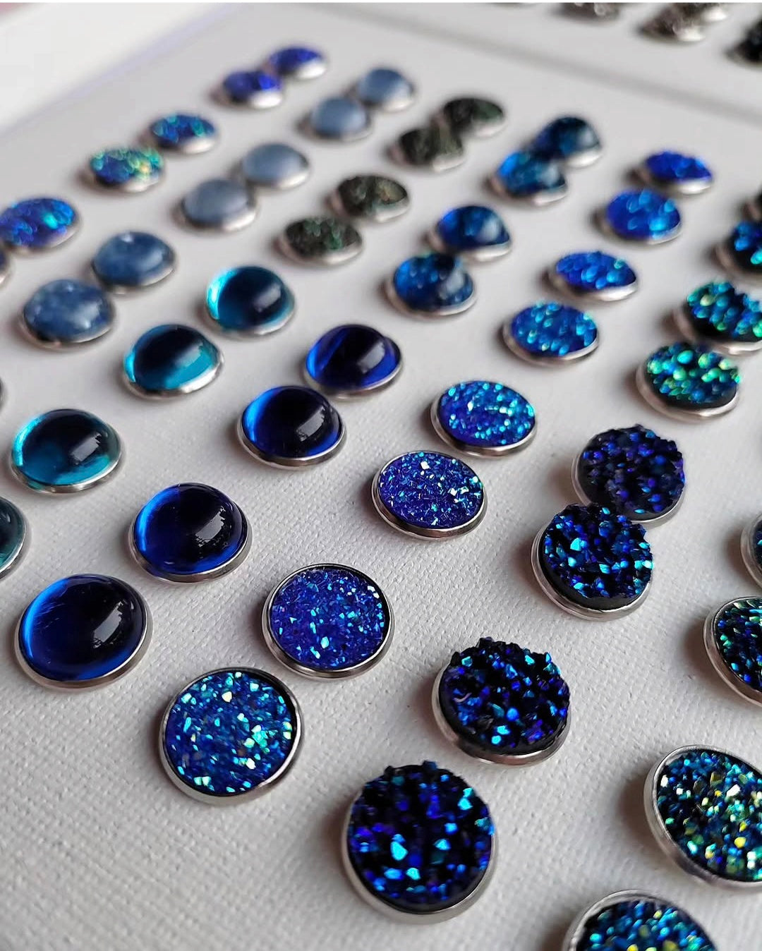 Hélíne Suprise Box - 5 Pairs of Stud Earrings