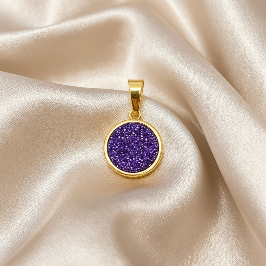 Pendant S with epoxy settings in gold tone