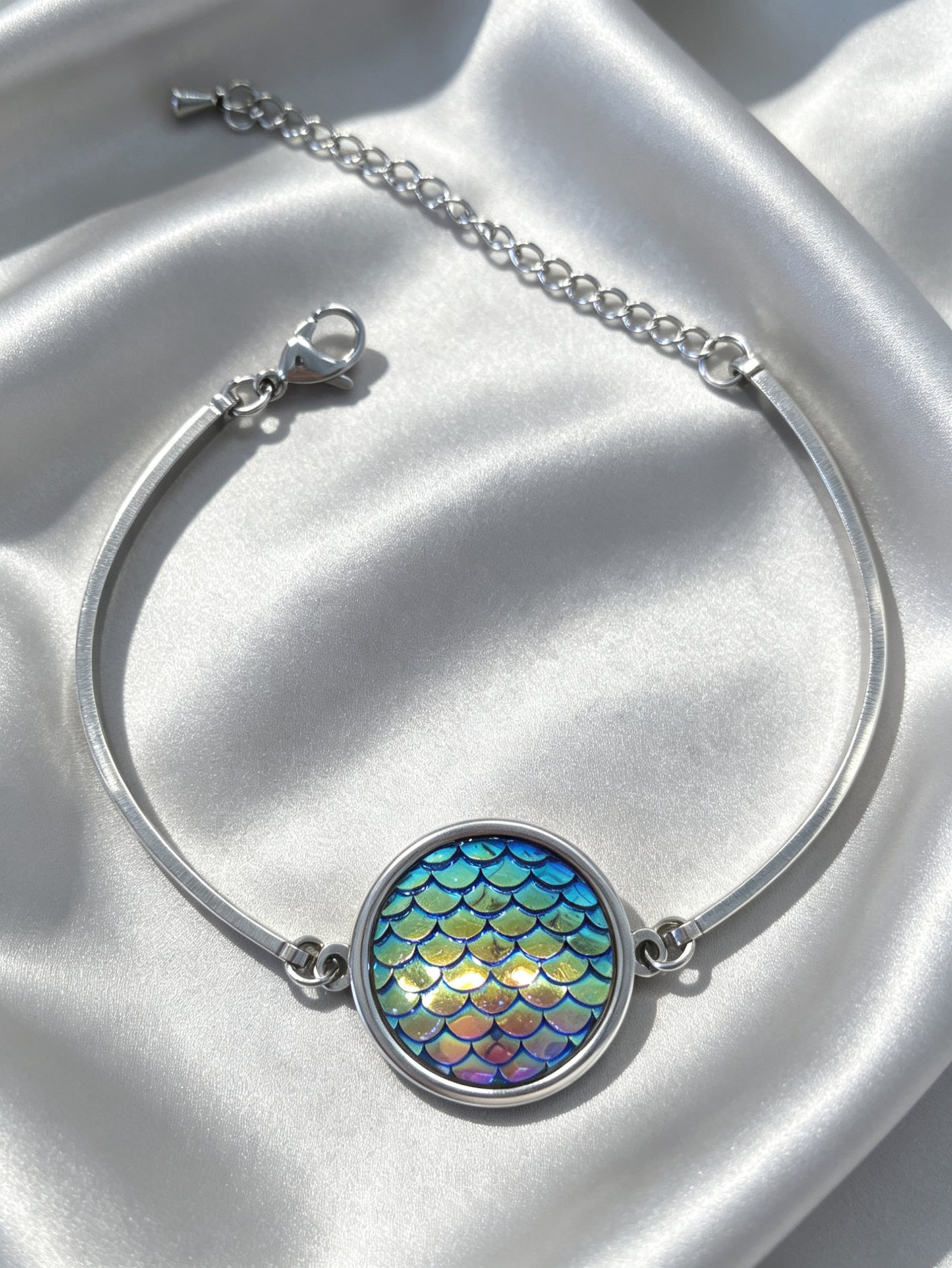 Semi-Rigid Bracelet with Central Disc