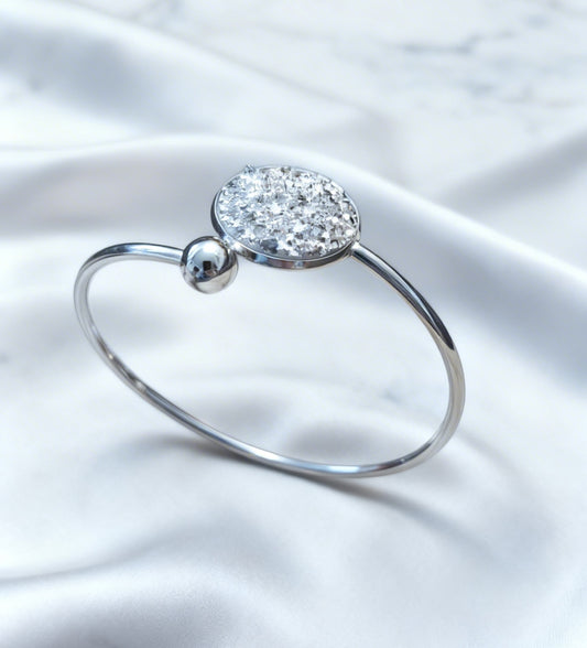 Slightly Adjustable Cuff Bracelet L with 1 disc