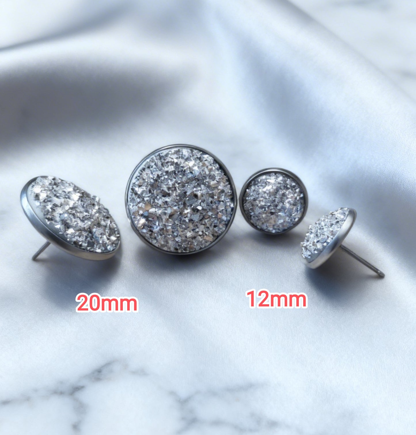 Stud Earrings S in silver tone