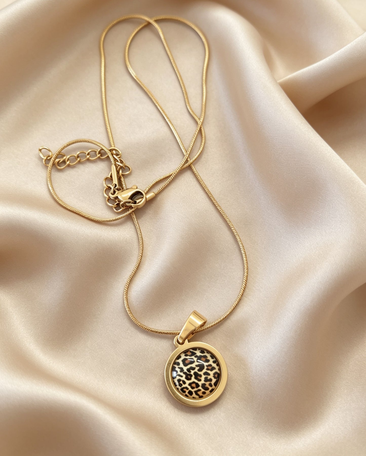 Snake chain Pendant Necklace S in gold tone