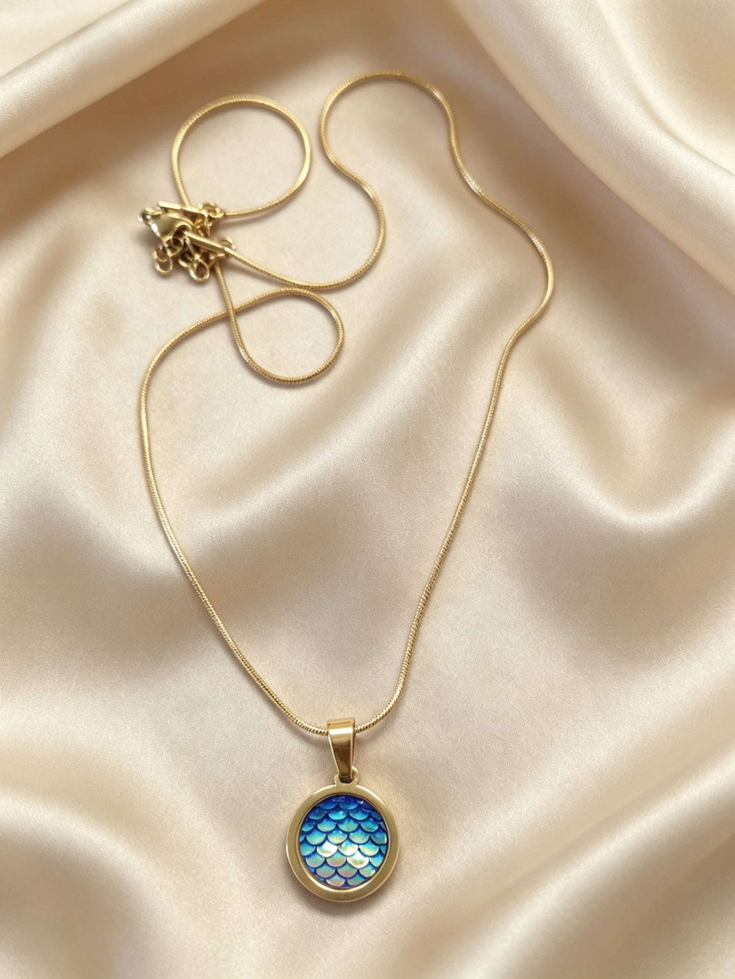 Snake chain Pendant Necklace S in gold tone