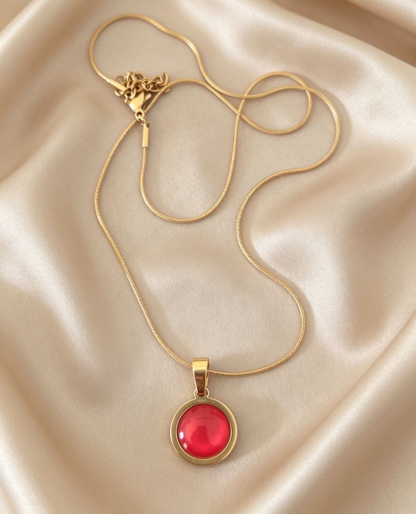 Snake chain Pendant Necklace S in gold tone