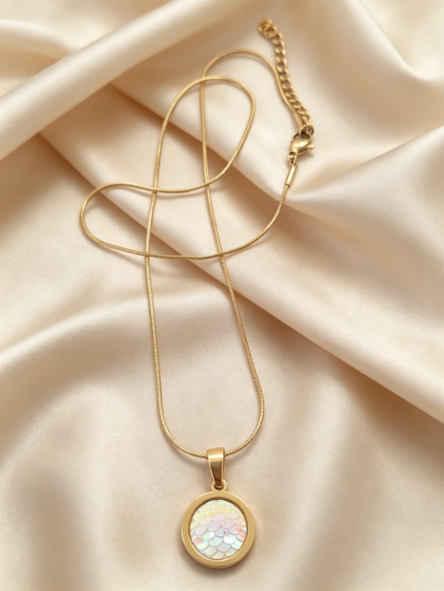 Snake chain Pendant Necklace S in gold tone