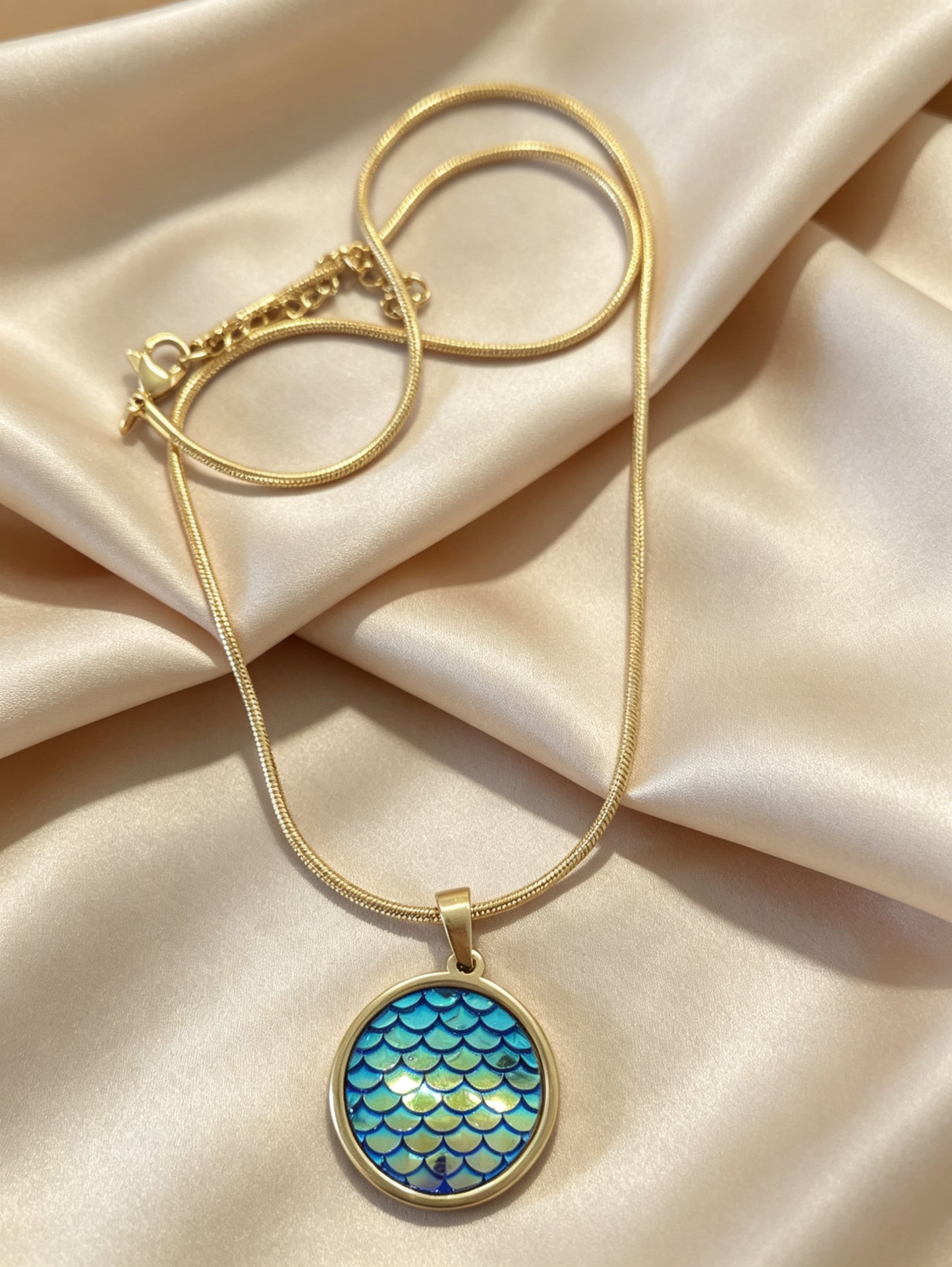 Snake chain Pendant Necklace L in gold tone