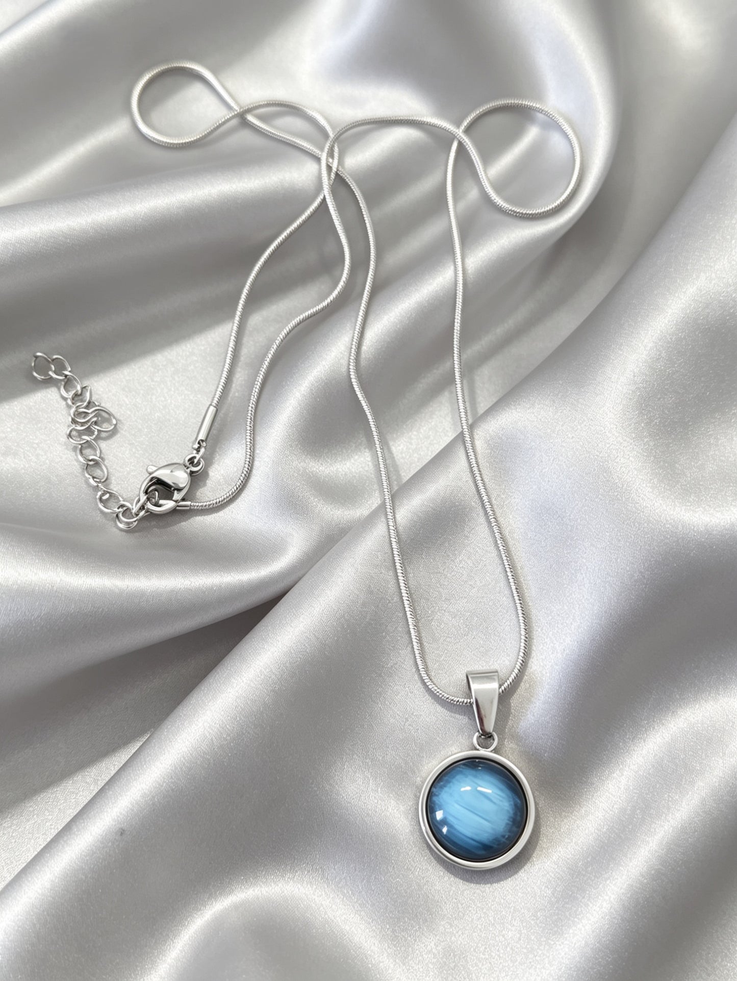 Snake chain Pendant Necklace S in silver tone