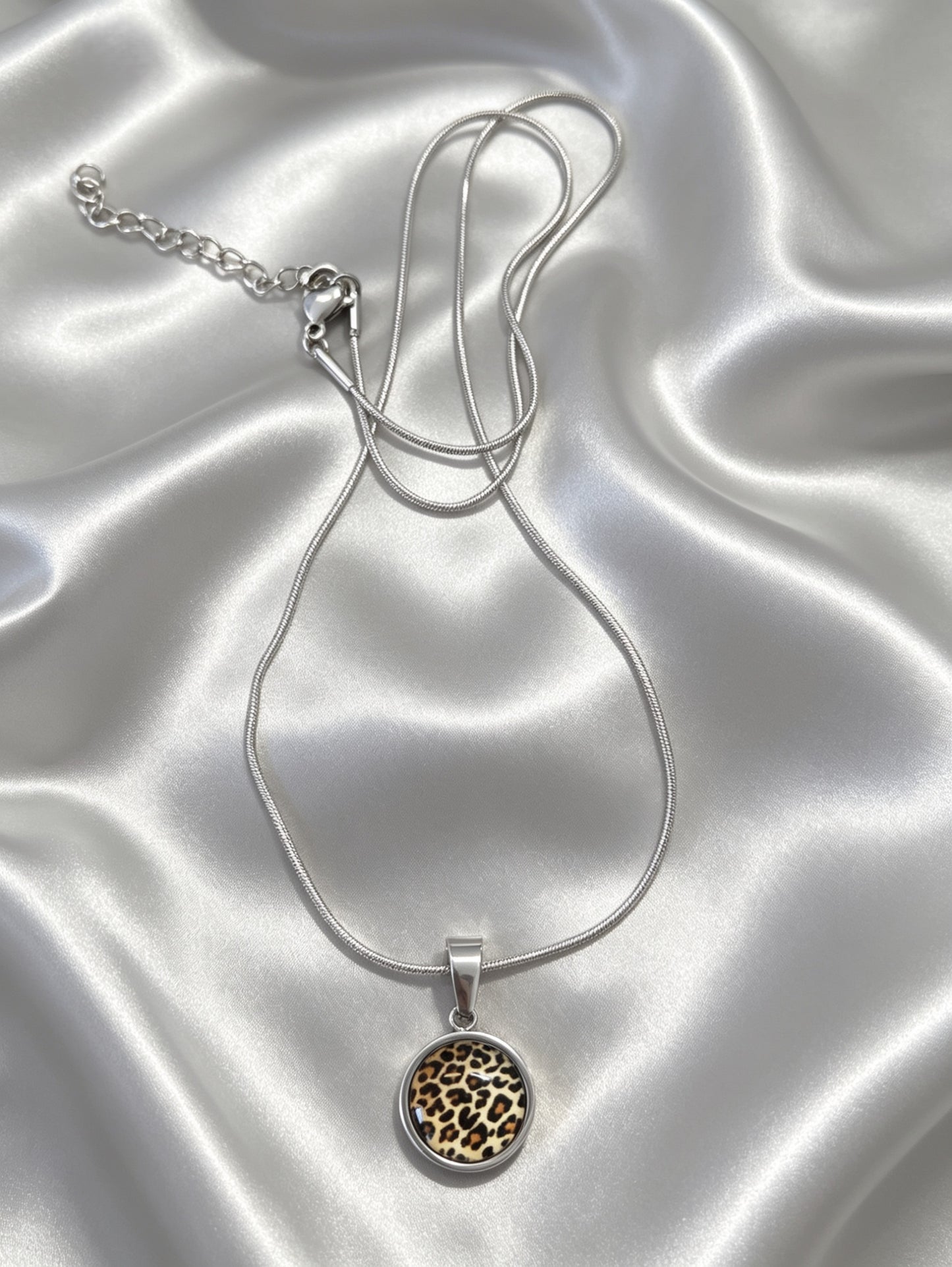 Snake chain Pendant Necklace S in silver tone