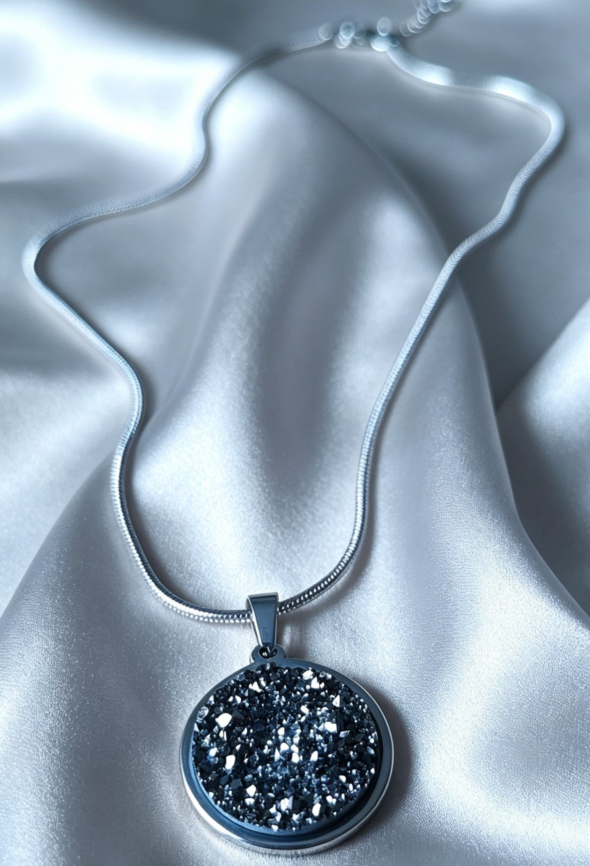 Snake chain Pendant Necklace L in silver tone