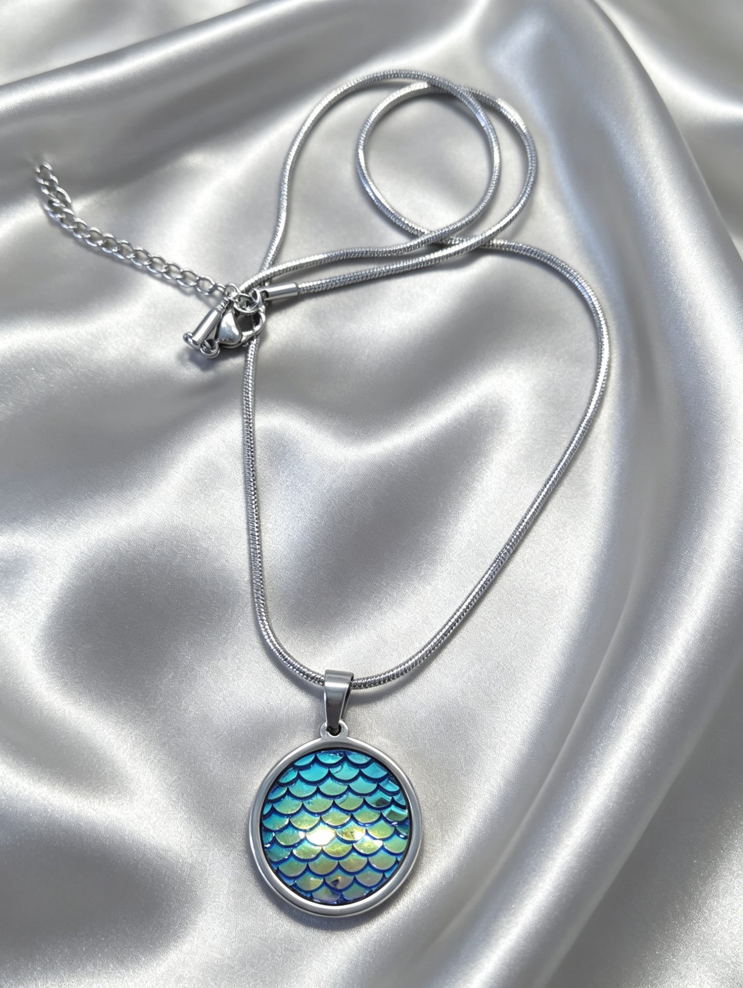 Snake chain Pendant Necklace L in silver tone