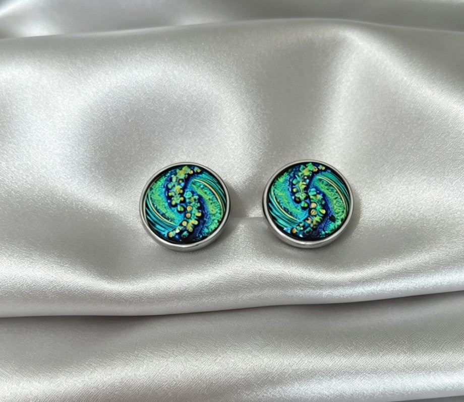 Stud Earrings S in silver tone