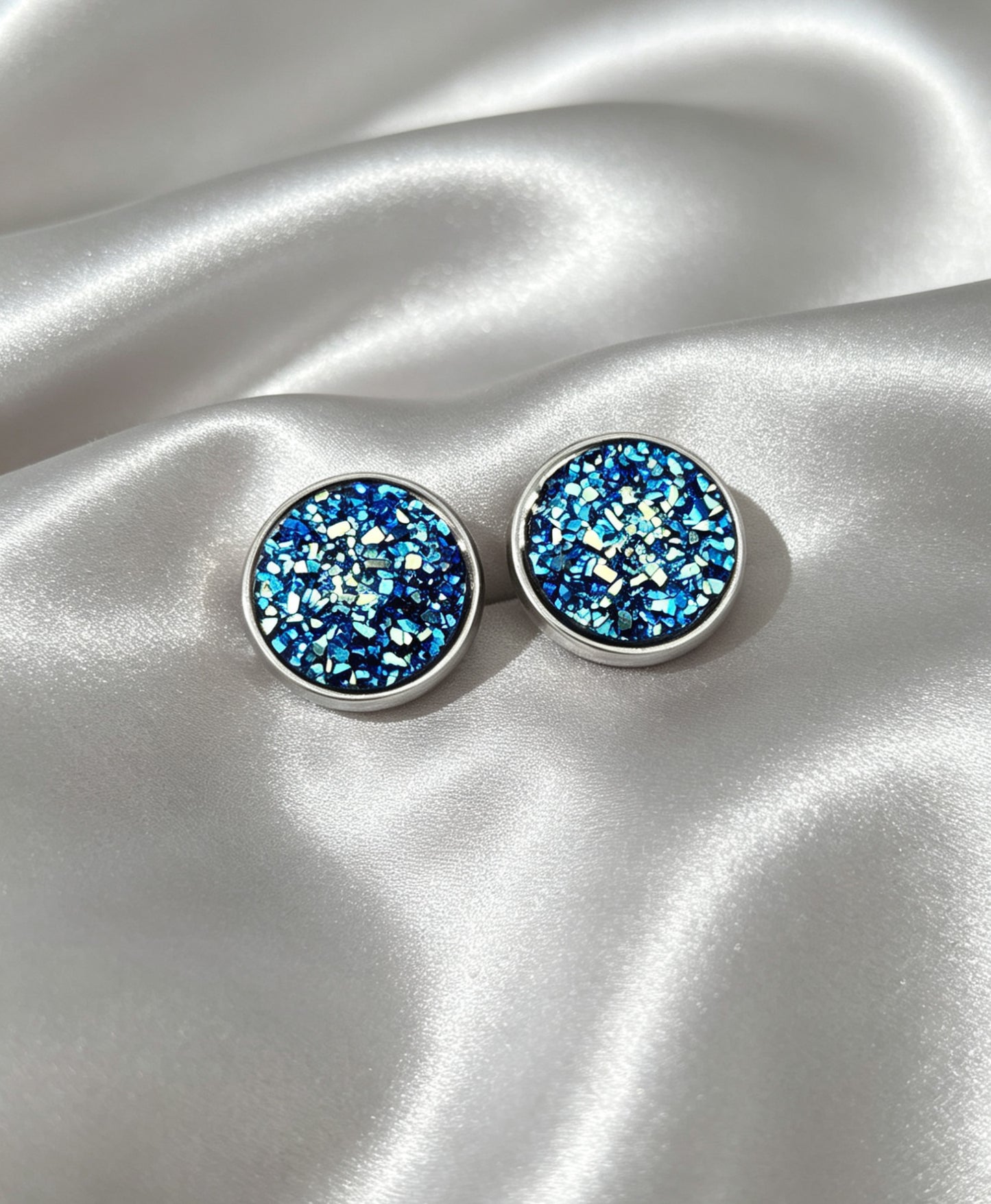 Stud Earrings S in silver tone