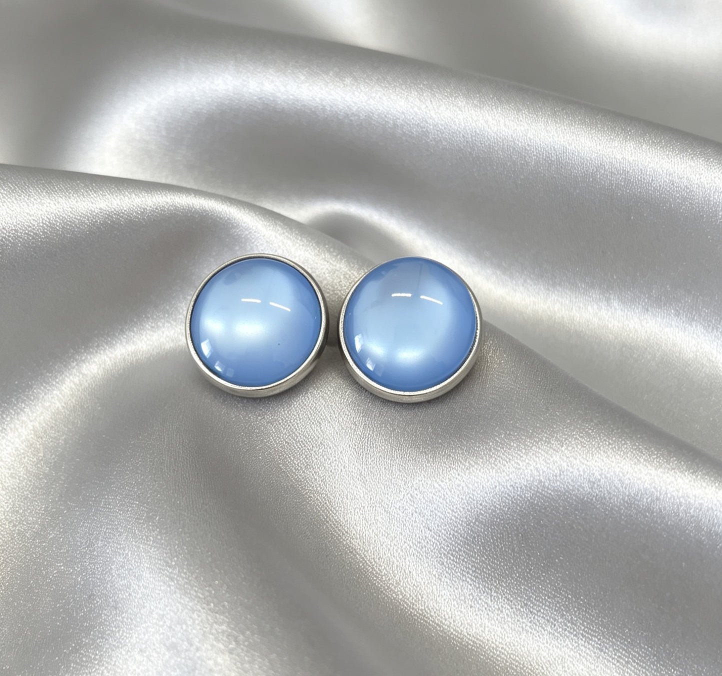 Stud Earrings S in silver tone