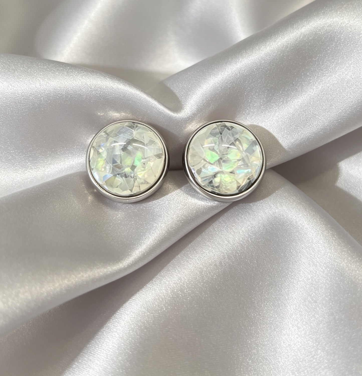 Stud Earrings S in silver tone
