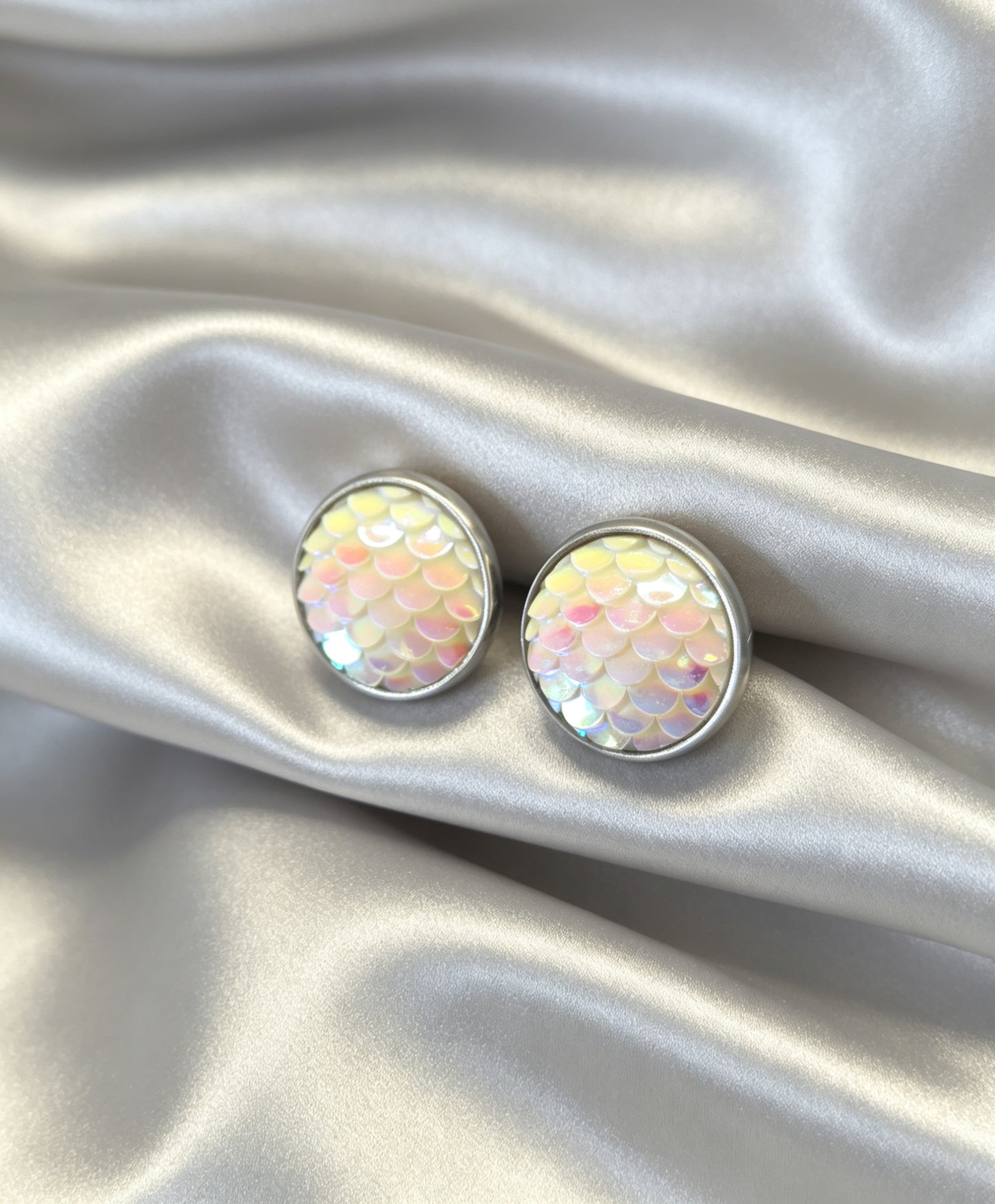 Stud Earrings S in silver tone