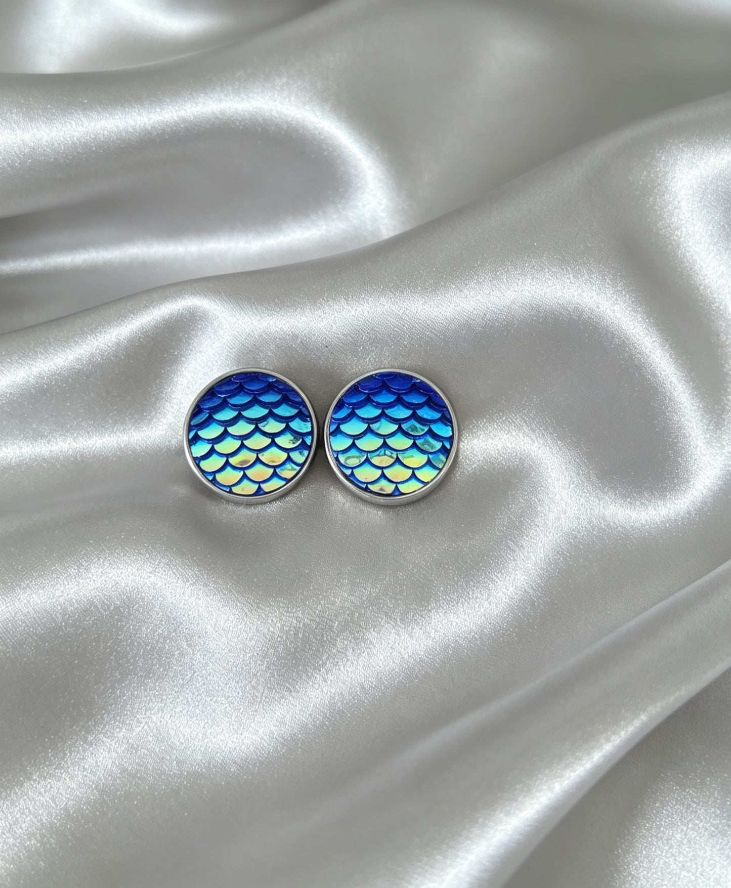 Stud Earrings S in silver tone