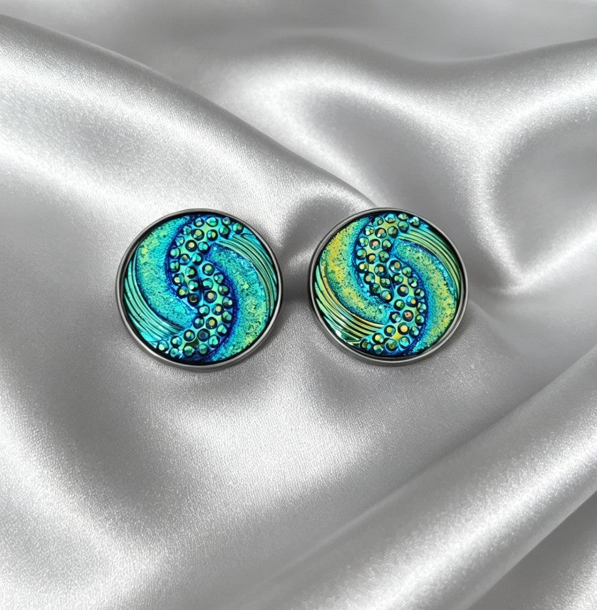 Stud Earrings L in silver tone
