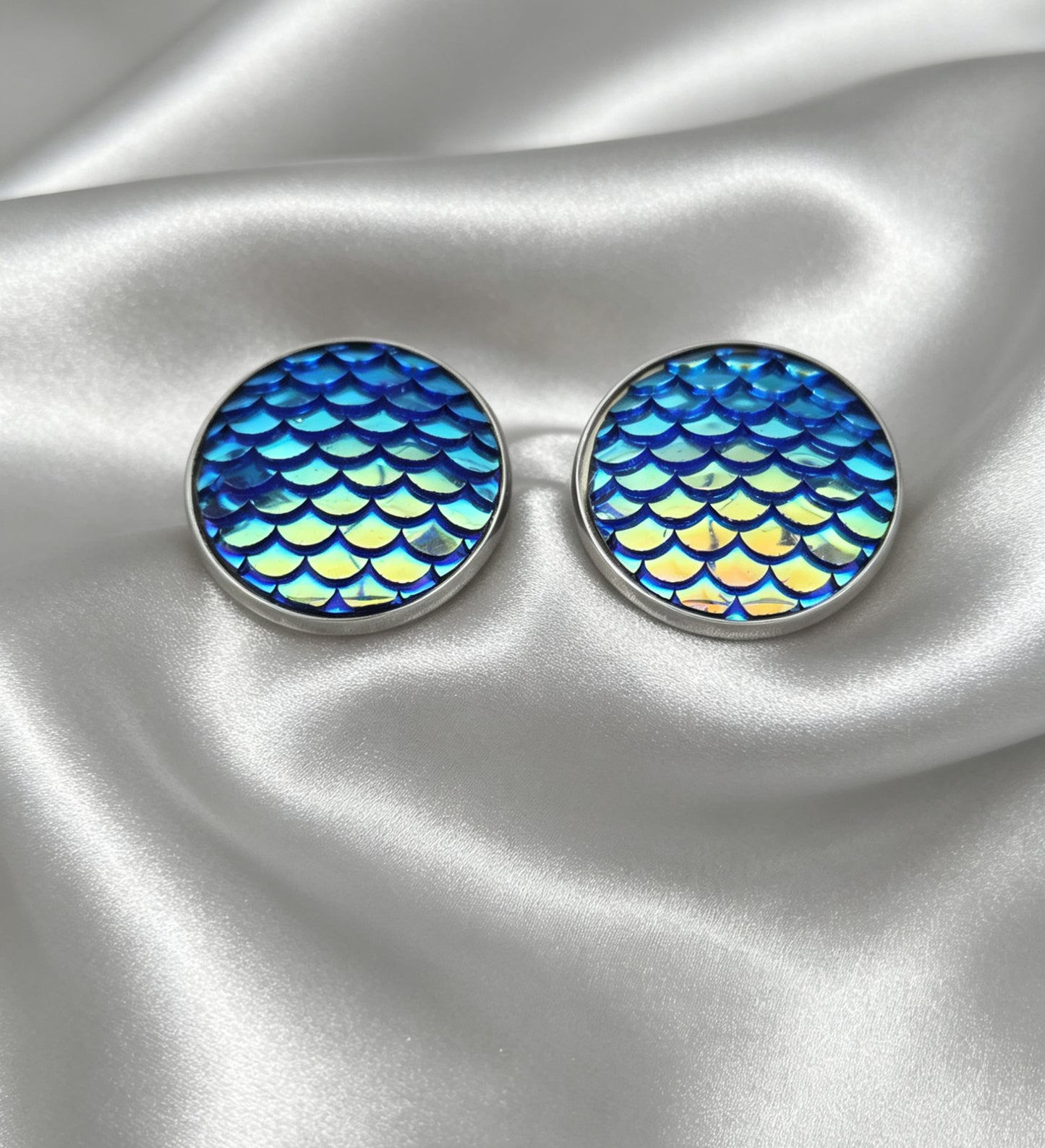Stud Earrings L in silver tone