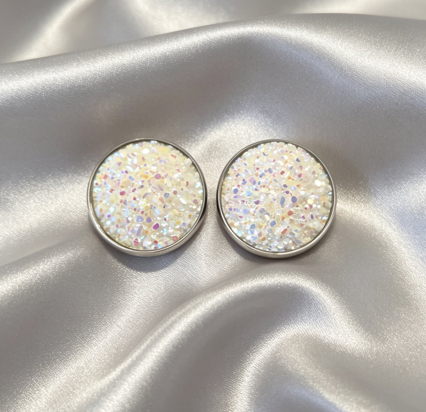 Stud Earrings S in silver tone